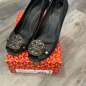 Tory Burch wedge size 10 1/2